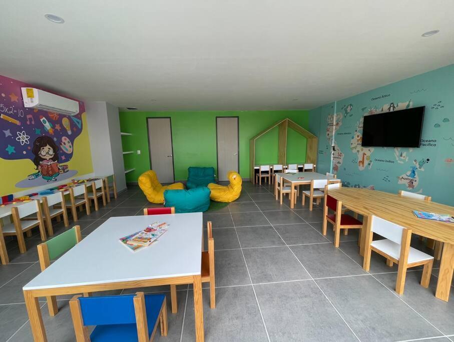 شقة Depa Boho Al Sur Pet Friendly Piscina Gym Sala De Cine غوادالاجارا المظهر الخارجي الصورة