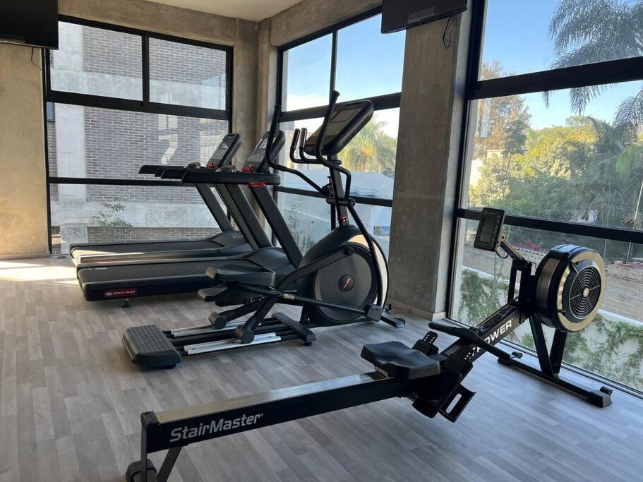 شقة Depa Boho Al Sur Pet Friendly Piscina Gym Sala De Cine غوادالاجارا المظهر الخارجي الصورة
